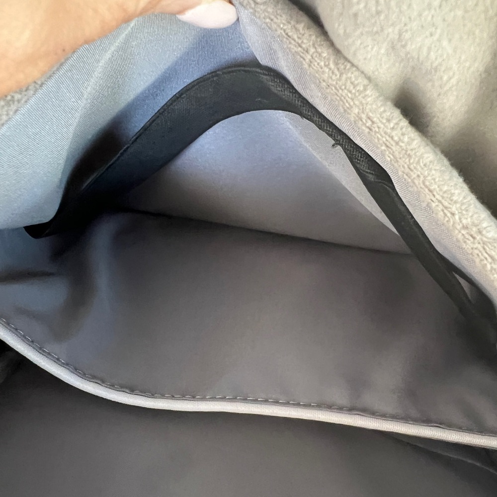 Bluetooth Backpack bookbag Great Gray KUWOW Bluetooth Tracking bag like New - Picture 10 of 12